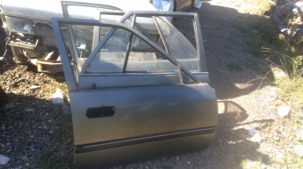 toyota corona çıkma sağ ön kapı
