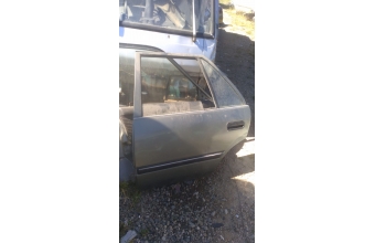 toyota corona çıkma sol arka kapı