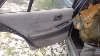 toyota crassida çıkma sol arka cam