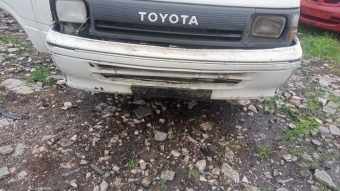 Toyota hiace ön tampon