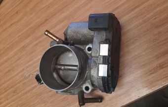 volkswagen bora 2.0 azh motor çıkma gaz kelebeği