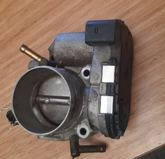 volkswagen bora 2.0 azj çıkma motor gaz kelebeği