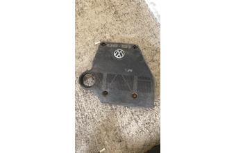 Volkswagen Bora motor üst kapağı