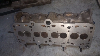 Volkswagen Passat 1.9 turbosuz silindir kapak rekrefeyeli ön(028103374h)