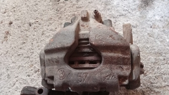 Volkswagen Transporter T4 ön sol fren kaliperi