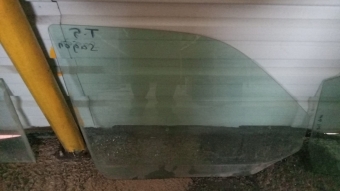 Volkswagen Transporter T5 sağ ön kapı camı