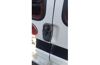 Volkwagen Caddy 2000 model arka bagaj kapağı açma kolu