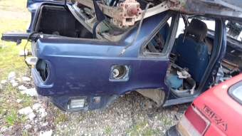 Volvo 850 kesme sağ arka çamurluk orjinal parça