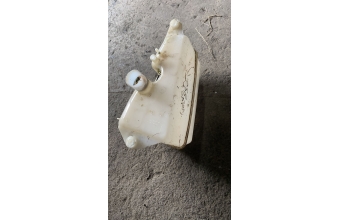 Volvo 850 silecek su bidonu